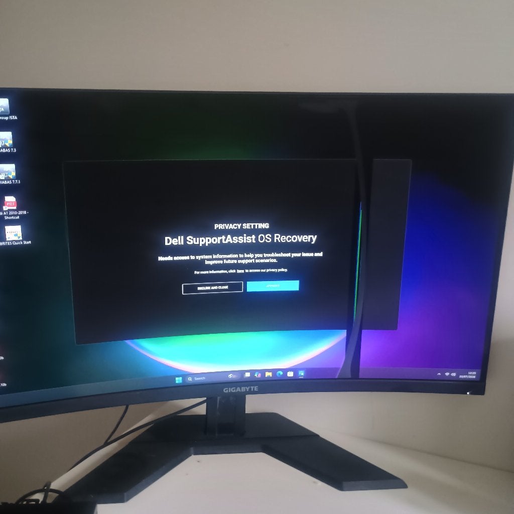 Gigabyte curved monitor 32" scherm met barst, Computers en Software, Monitoren, Ophalen, GIGABYTE, In hoogte verstelbaar, Minder dan 1 ms
