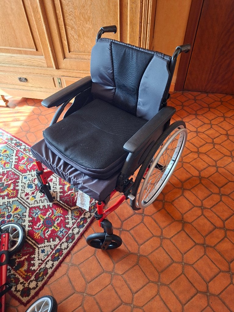 Fauteuil roulant Invacare Action3 NG, Divers, Chaises roulantes, Fauteuil roulant manuel, Enlèvement ou Envoi