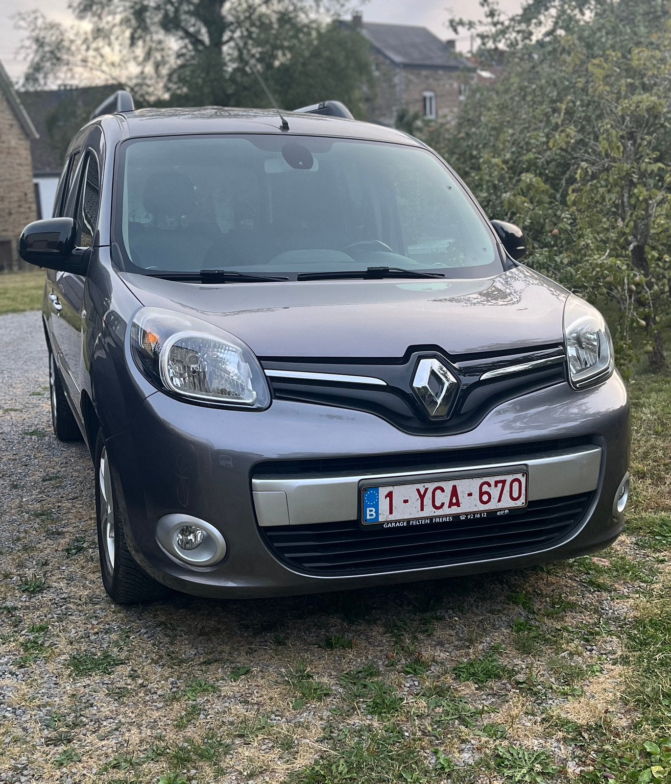 Renault Kangoo Diesel 2017, Autos, Argent ou Gris, Achat, Boîte manuelle, Noir