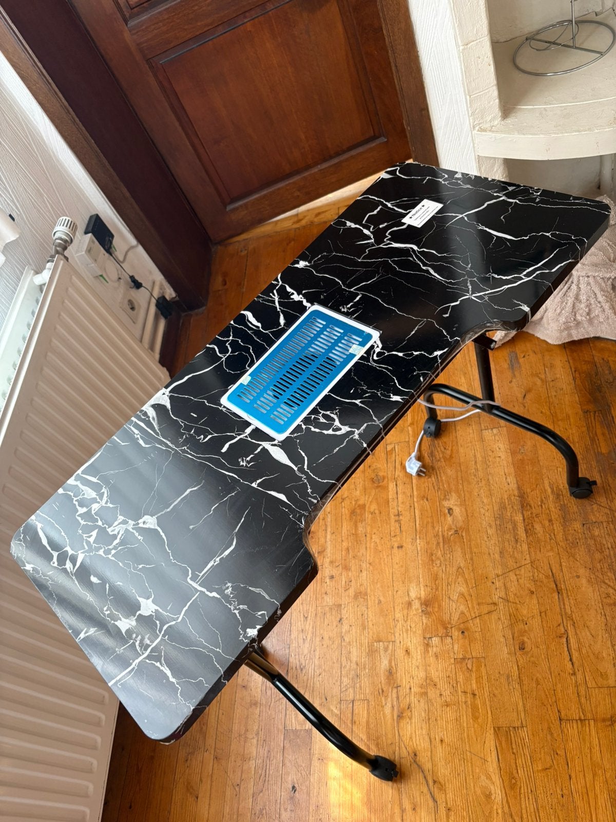 Table de manucure avec extracteur de poussière intégré, Antiquités & Art, Enlèvement ou Envoi