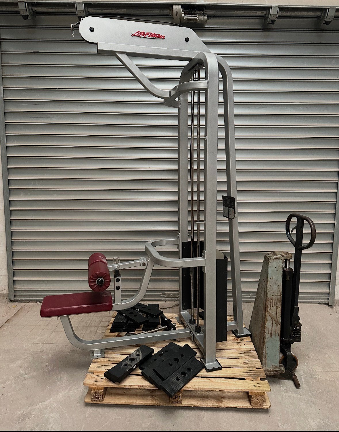 Lifefitness Lat pulldown 140kg, Sports & Fitness, Enlèvement ou Envoi, Utilisé, Dos