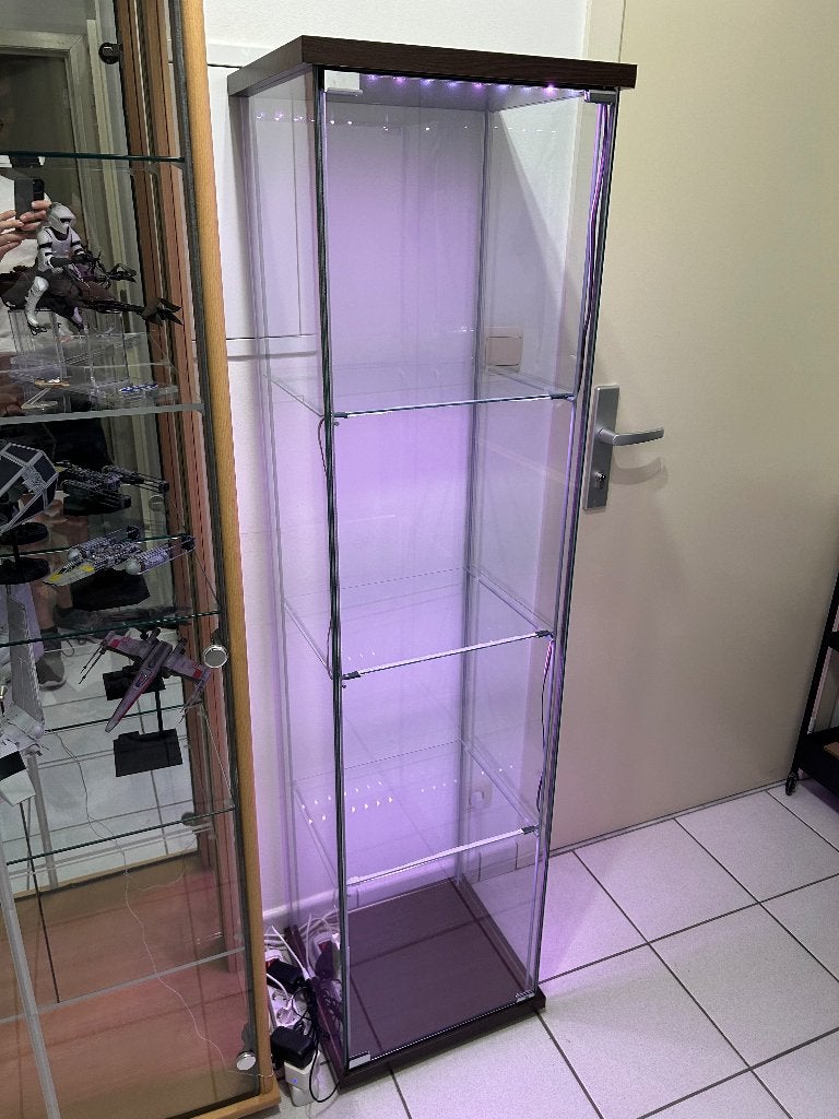 IKEA DETOLF vitrinekast – wifi RGB LED strips – Stofwerend, Moins de 25 cm, Utilisé, Moins de 50 cm, 150 à 200 cm