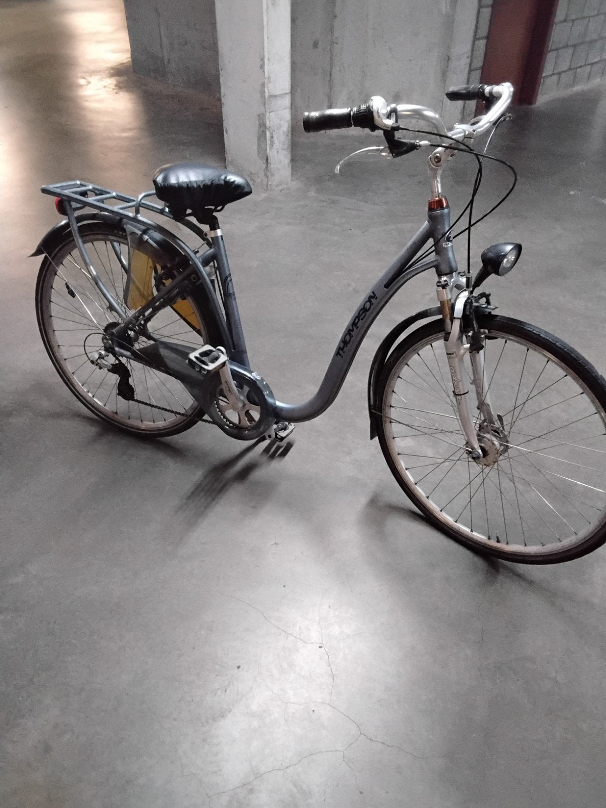 Damesfiets Thompson met lage instap  GERESERVEERD, Fietsen en Brommers, Ophalen, Versnellingen