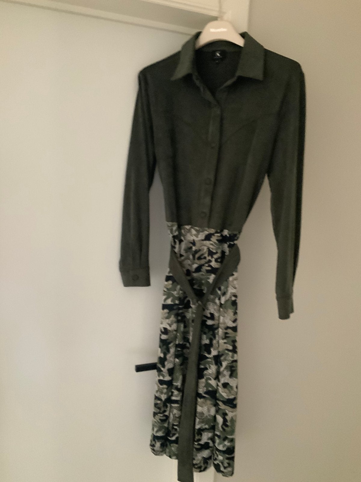 Mooi kleedje K design, groene tinten, als nieuw, Kleding | Dames, Ophalen of Verzenden, Zo goed als nieuw, Maat 38/40 (M)