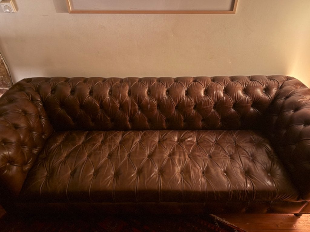 Chesterfield zetel, Ophalen, Driepersoons, Zo goed als nieuw, Rechte bank