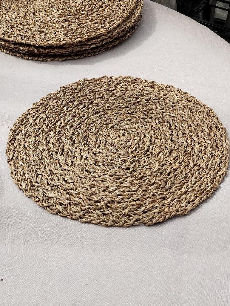 Ensemble de sets de table en jonc naturel, Enlèvement, Neuf