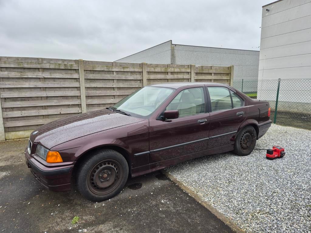 BMW E36 BERLINE, Automaat, 1ste eigenaar restauratie project, Auto's, Automaat, Beige, 4 cilinders, Bedrijf