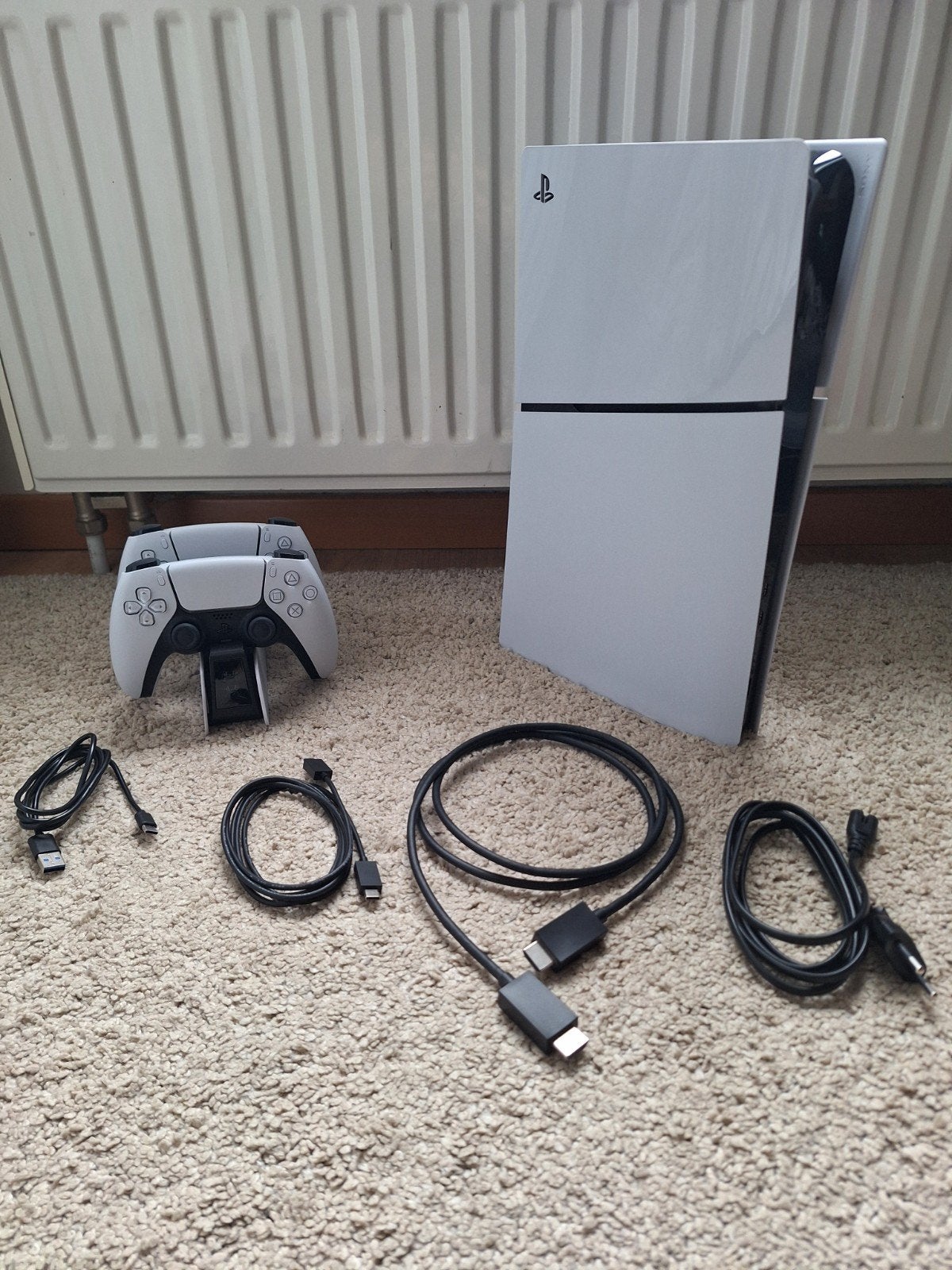 Ps5  slim + 2 DualSense draadloze controllers, Consoles de jeu & Jeux vidéo, Enlèvement, Comme neuf, Playstation 5 Digital