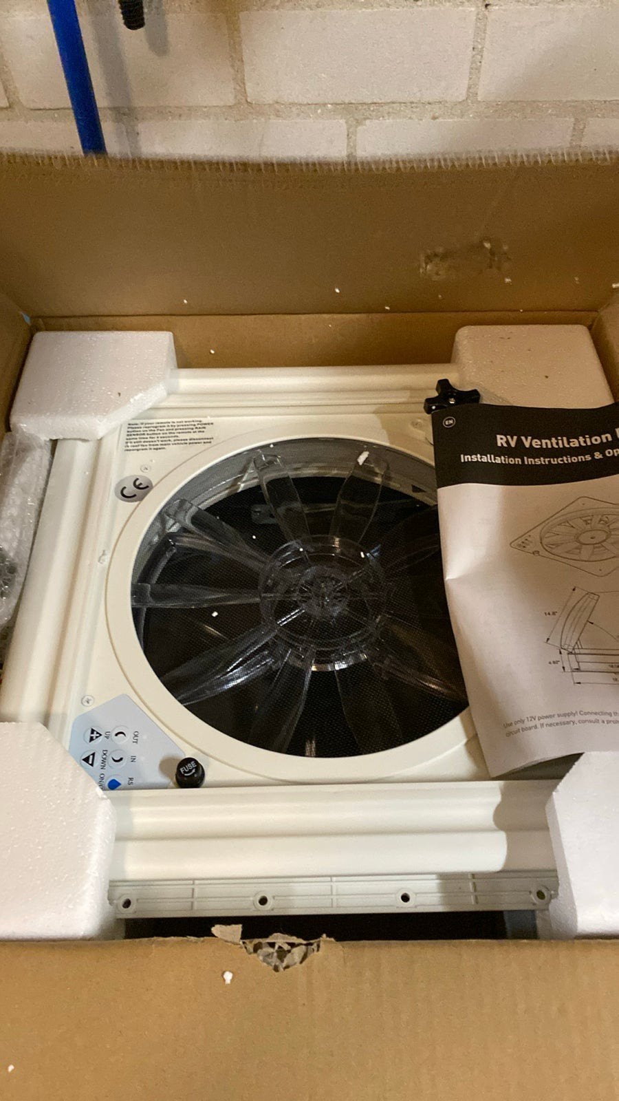 Nieuwe Dak Ventilator 12v met afstandsbediening, Caravans en Kamperen, Mobilhome-accessoires, Nieuw, Ophalen of Verzenden