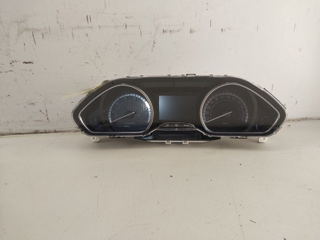 COCKPIT Peugeot 2008 (CU) (01-2013/12-2019), Auto-onderdelen, Kontakt-peugeot@peugeot.com, Gebruikt, Peugeot Deutschland GmbH