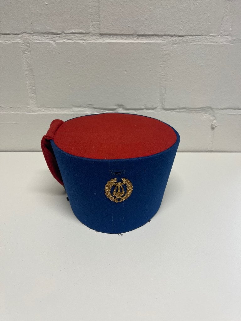 Blauw met Hongaarse driekleur-kokarde Hongarije kepi, Ophalen