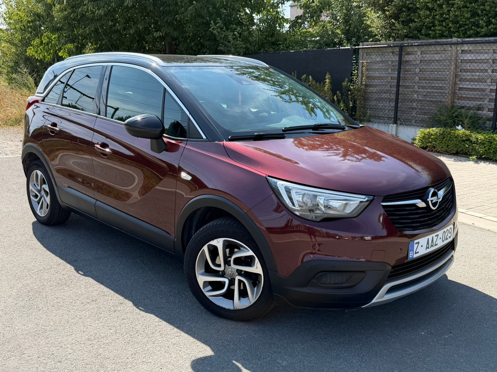 OPEL CROSSLAND X / CAMERA/ GPS/AIRCO/ CARPLAY/CRUISE, Voorwielaandrijving, 75 kW, Leder en Stof, Bedrijf