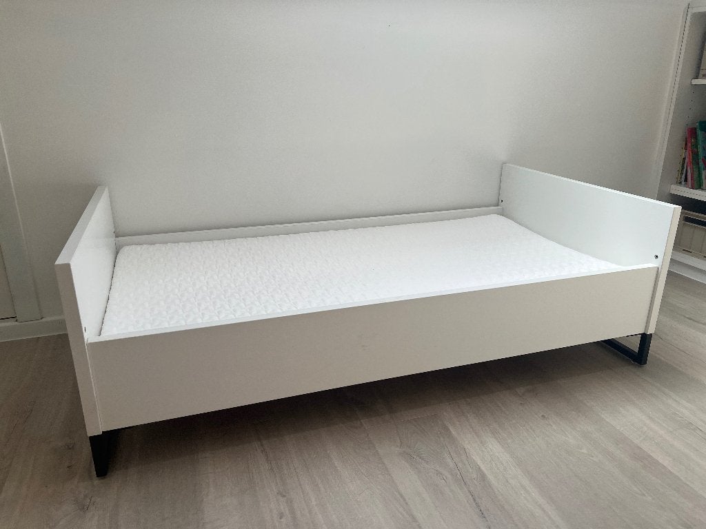 Commode, baby/peuterbed en beddengoed aerosleep, Kinderen en Baby's, Ophalen, Zo goed als nieuw, Jongetje of Meisje