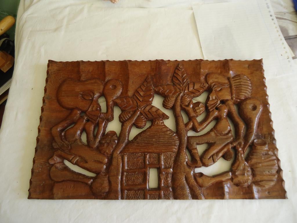 Vintage Indonesië houtsnijwerk traditioneel wandbord kunst, Antiek en Kunst, Overige onderwerpen, Houtsnijwerk, Hout, Bruin