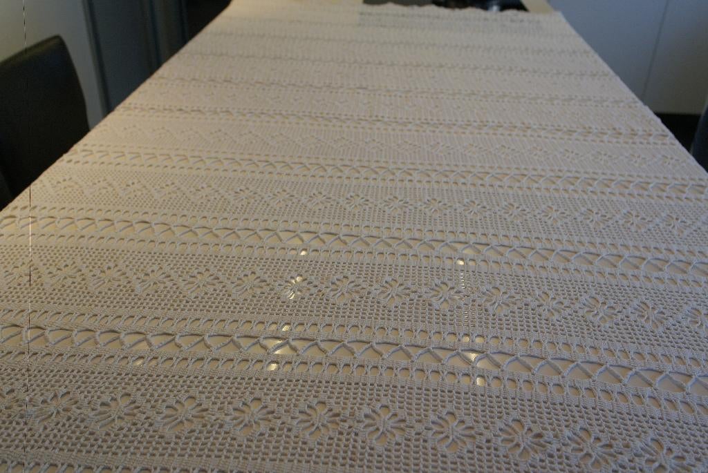 magnifique couvre-lit vintage au crochet 1 m 80 x 2 m, Enlèvement ou Envoi, Utilisé, Autres types
