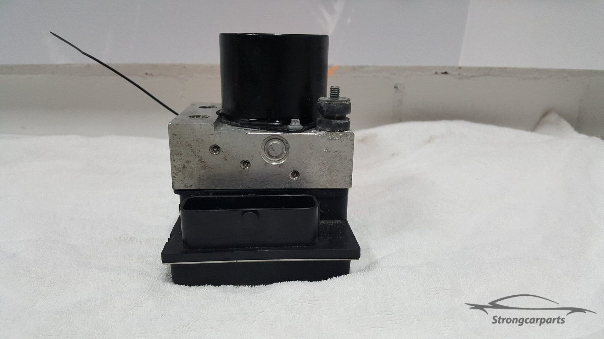 ABS Pomp VW Polo onderdeelnummer 6R0614517AF, Auto-onderdelen, Gebruikt, -, Volkswagen, -