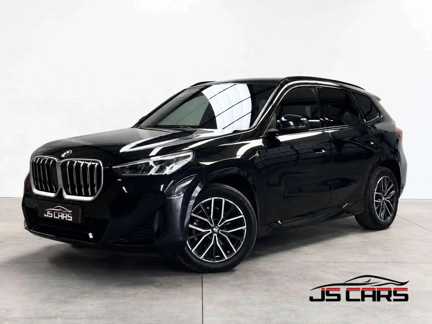 BMW X1 1.5iA sDrive18 FULL PACKM-1ERPRO-COCKPIT-CARPLAY-CAME, Automaat, Zwart, SUV of Terreinwagen, Benzine