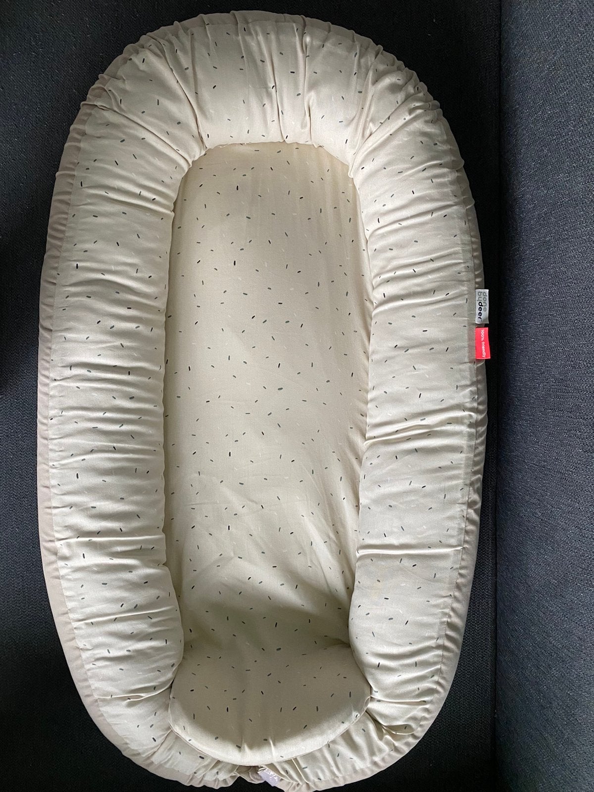 Done by Deer Babynestje Confetti Sand, Ophalen, Zo goed als nieuw