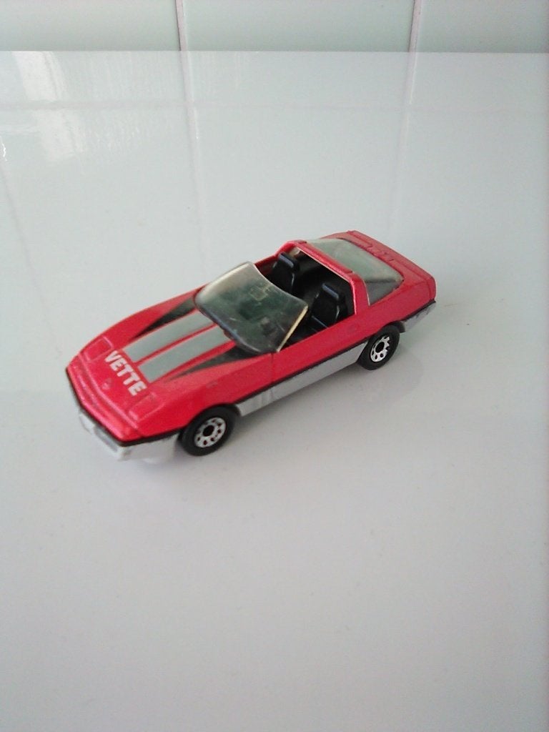 Vintage Matchbox 1984 Corvette AFHALING LEES BESCHRIJVING, Hobby & Loisirs créatifs, Voitures miniatures | 1:50, Enlèvement, Utilisé