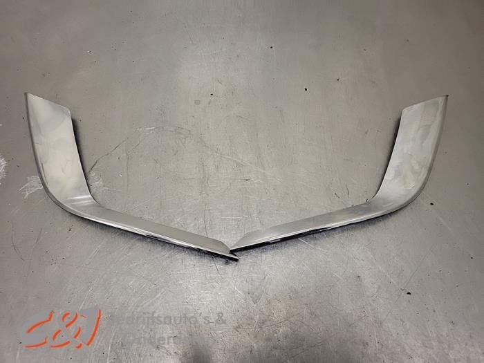 Grille Lijst van een Renault Trafic, Auto-onderdelen, Gebruikt, -, Renault, -