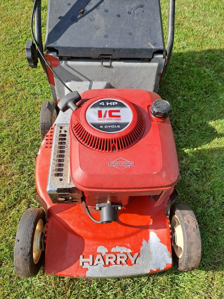 Benzine grasmaaier harry 2 TAKT briggs&Stratton, Enlèvement, Bac de ramassage