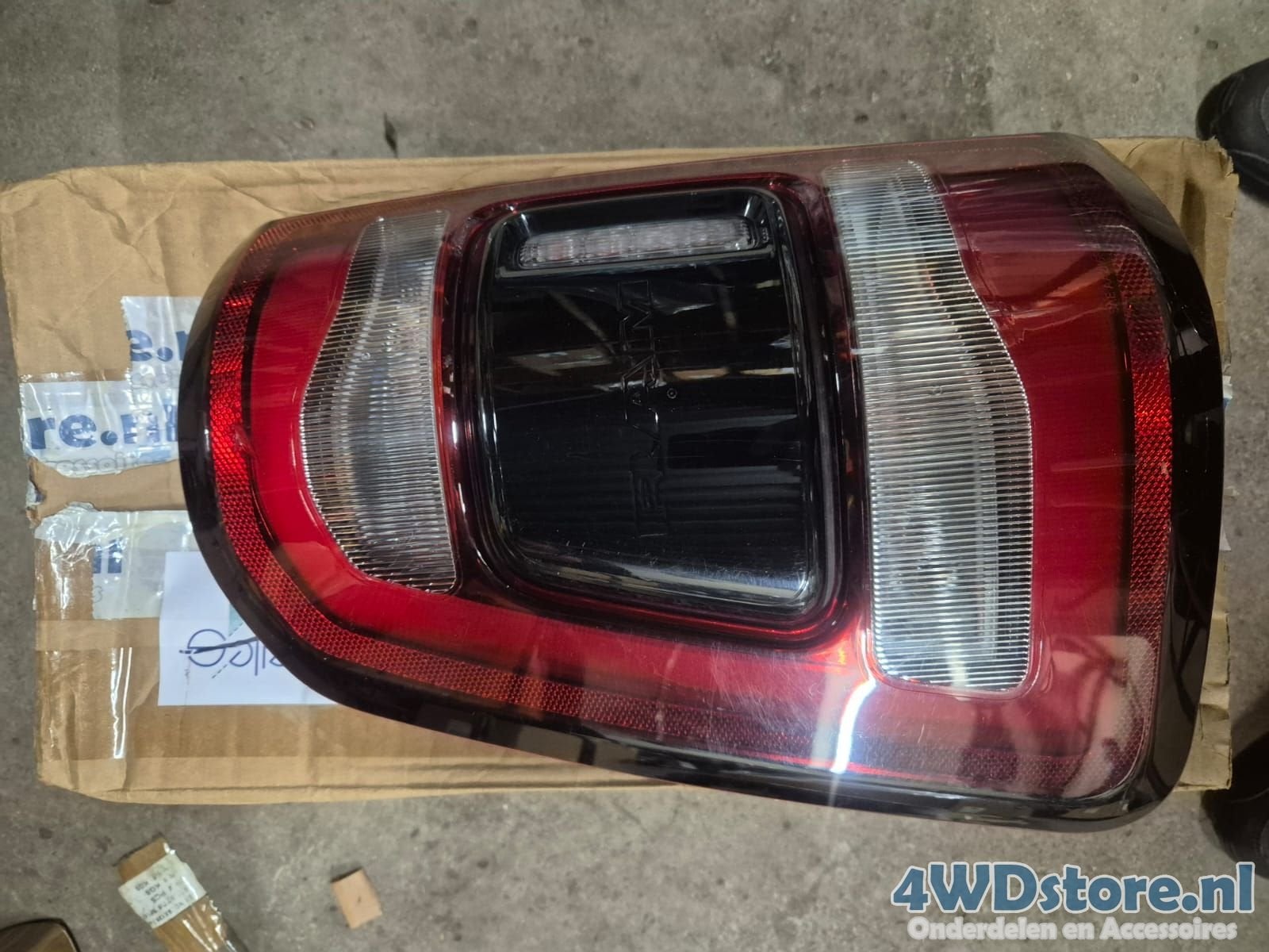 Achterlicht Dodge Ram 68262532AG Links Achter 2019 tot heden, Gebruikt, -, -, Ophalen of Verzenden