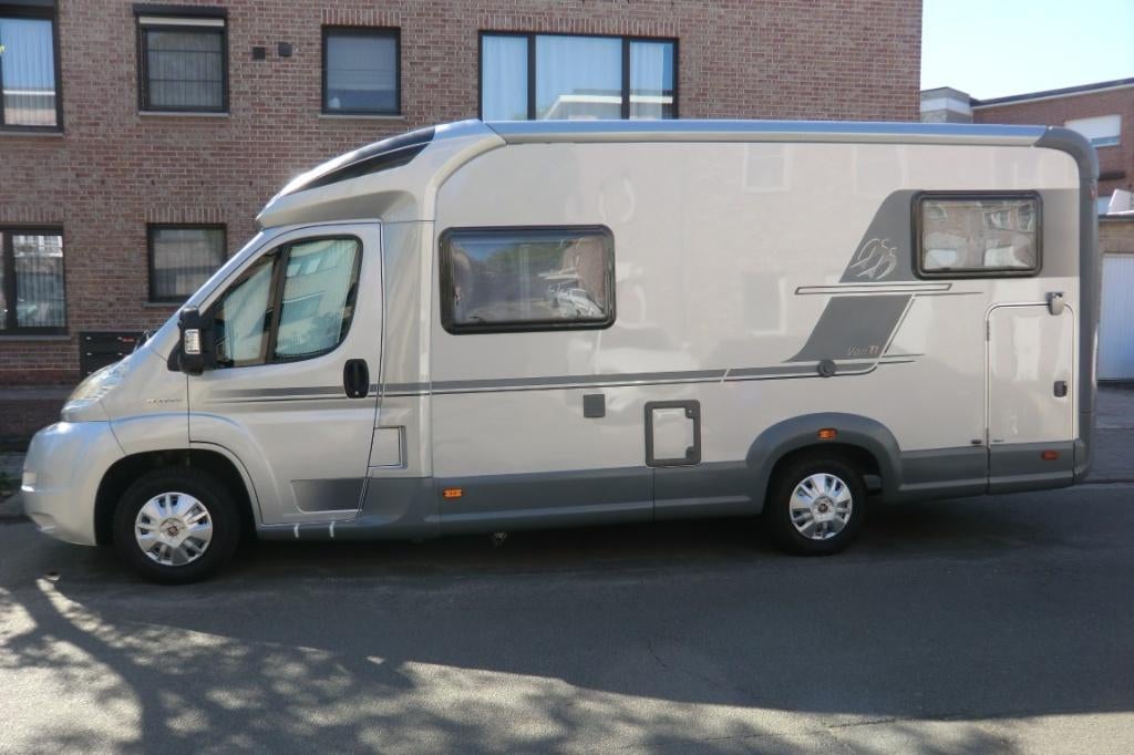 Zeer goed onderhouden KNAUS met 3.0 L  IVECO en Halfautomaat, Caravanes & Camping, Camping-cars, Roue de secours, Réfrigérateur