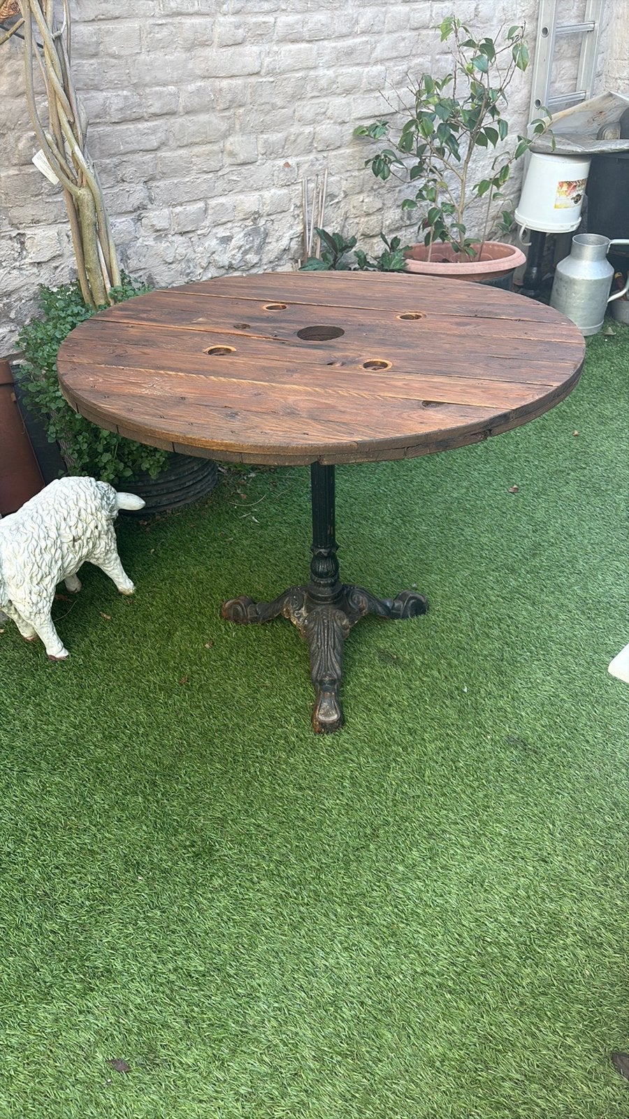 Zeer mooie tafel, gietijzeren poten, Tuin en Terras, Ophalen, Zo goed als nieuw