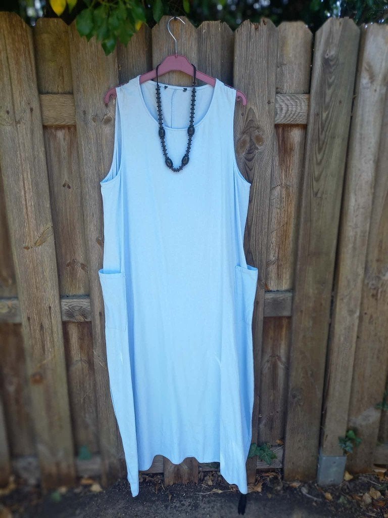 Mooie lichtblauwe jurk, fris katoen, past mt 54, 133 cm lang, Kleding | Dames, Jurken, Ophalen of Verzenden, Blauw