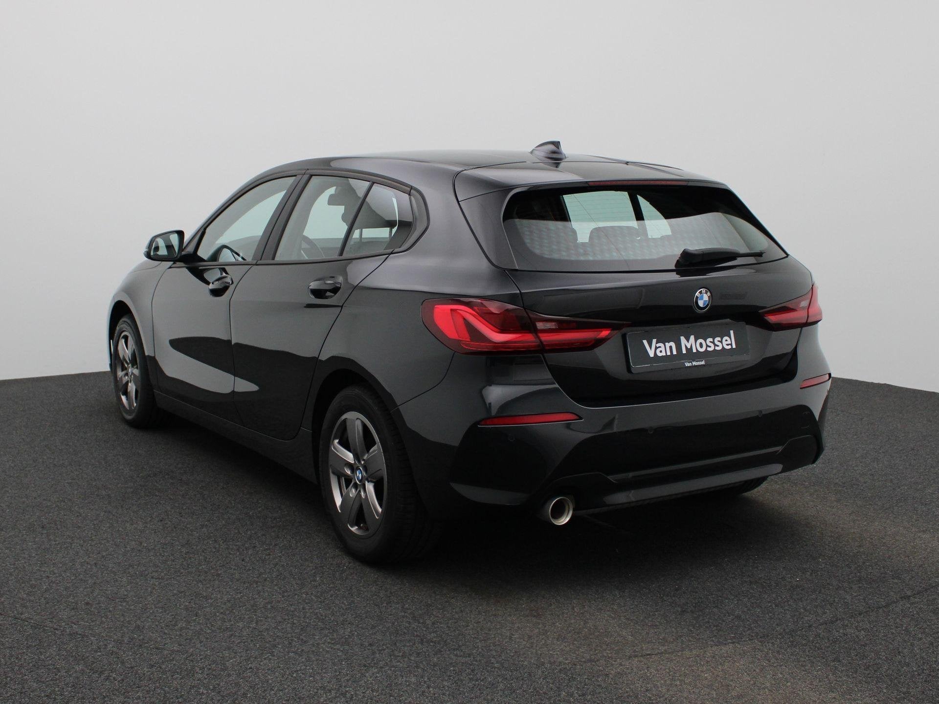 BMW 1 Serie Hatch 116iA (80 kW) (automatique), Autos, BMW, Achat, Entreprise, 1415 kg, 5 portes