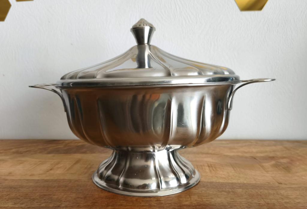 Serveerschaal met deksel, Ophalen