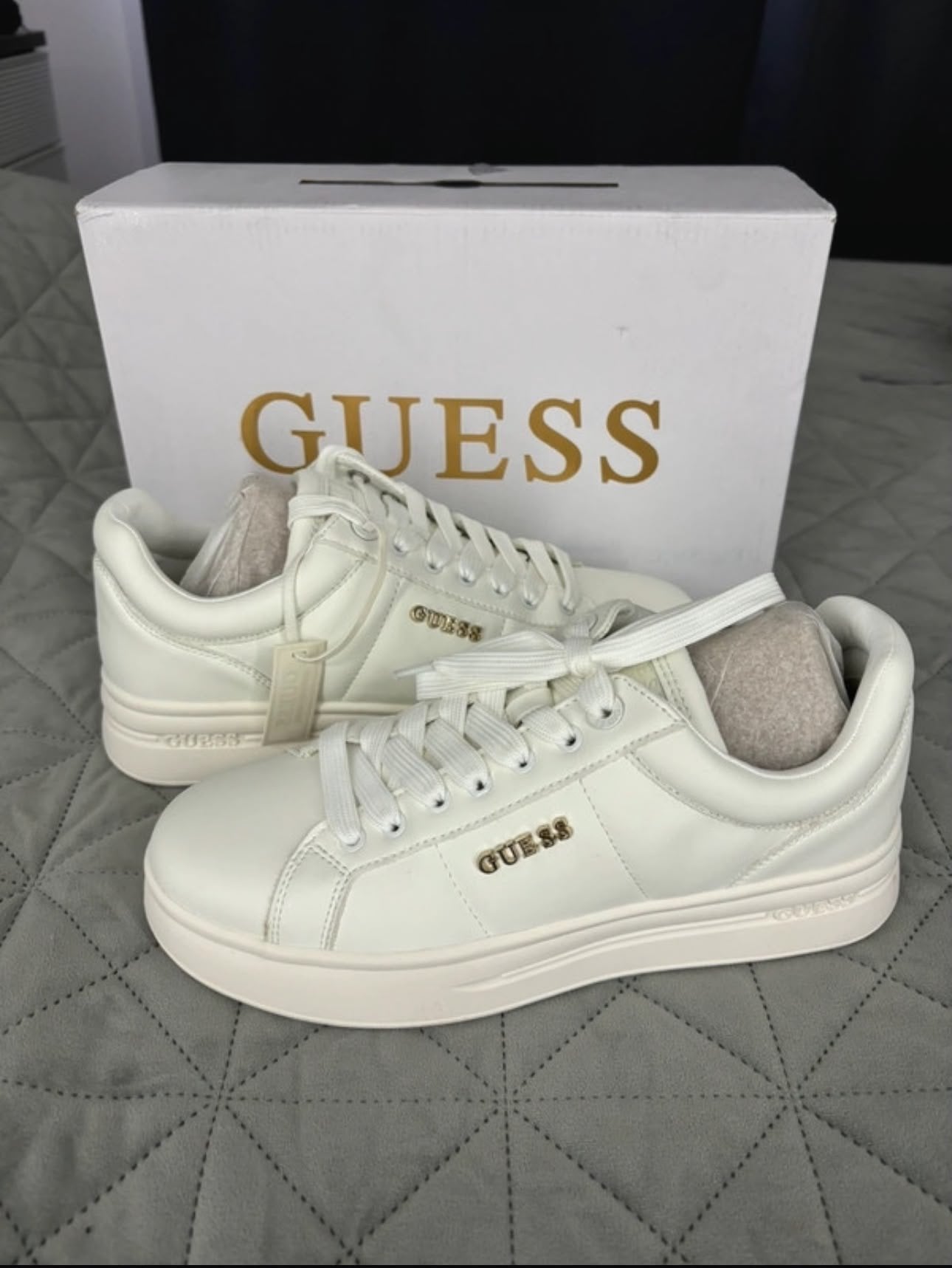 Chaussures Guess Shoes taille 39 blanches blanches, Enlèvement, Neuf, Blanc
