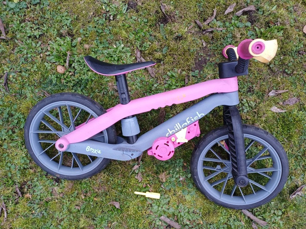 Chillafish BMXie Moto loopfiets – roze/grijs, Kinderen en Baby's, Ophalen, Gebruikt, Loopfiets