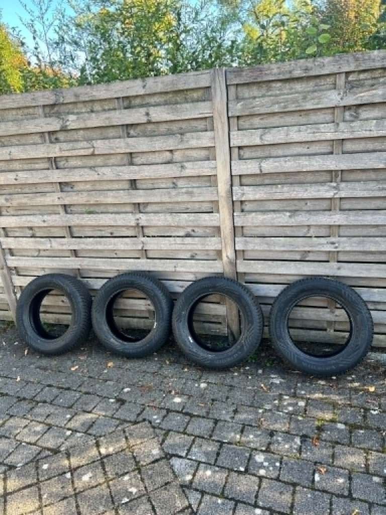 4 pneus Vredestein quasi neufs- 185/65 R15 81T- roulé 40km, Neuf, 15 pouces, 4 Saisons, Enlèvement ou Envoi