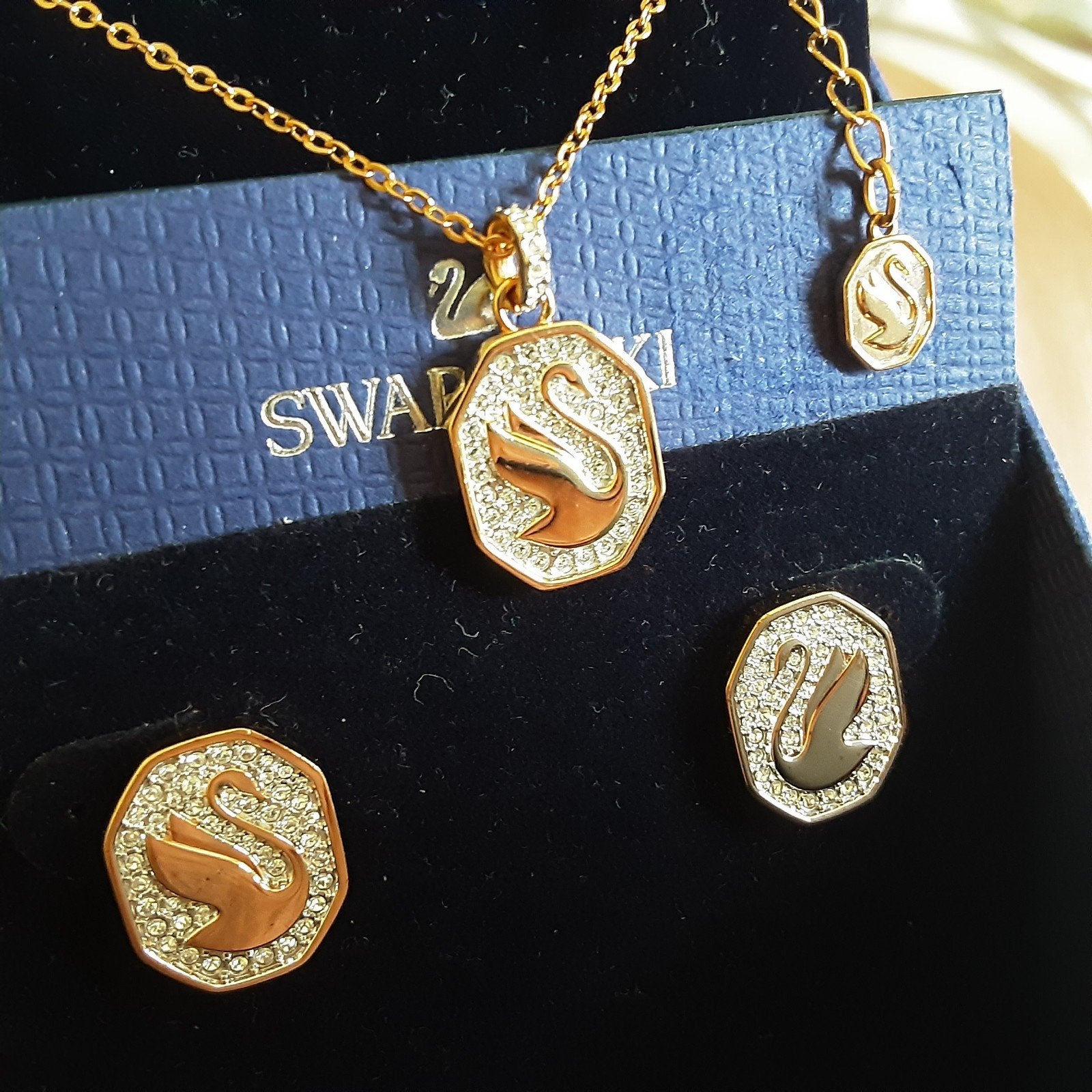 Swarovski setje, hanger & oorringen, rosé goud, Overige materialen, Nieuw, Ophalen of Verzenden, Goud