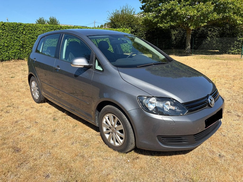 VW Golf Plus 1.6 TDi Trendline, Autos, Volkswagen, Achat, Capteur de stationnement, Boîte manuelle, Noir
