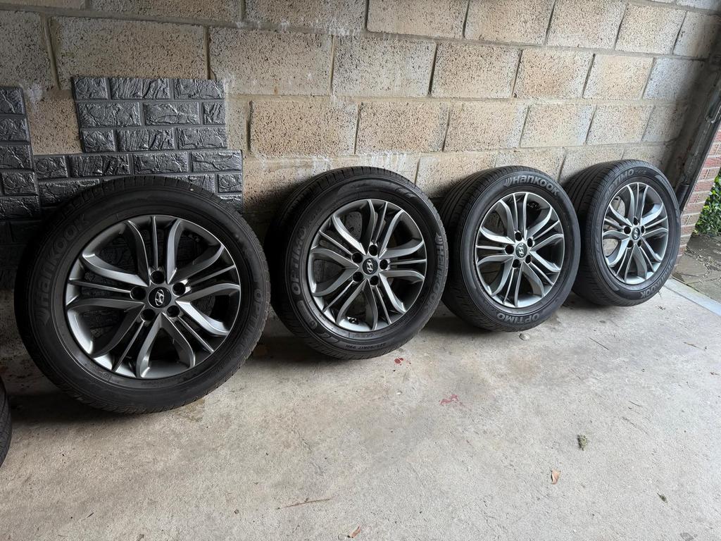 originele Hundai Tucson velgen met zomerbanden 225.60.17, Ophalen