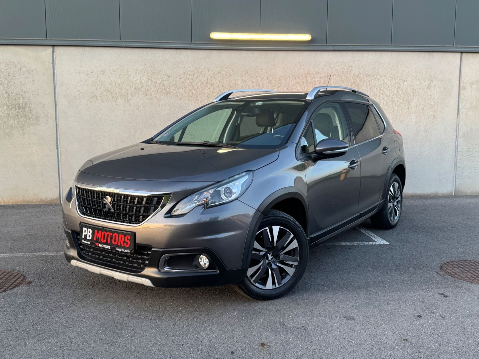 Peugeot 2008 - 2019 - AUTOMAAT - benzine 1.2 pure tech, Argent ou Gris, Achat, Euro 6, Autre carrosserie