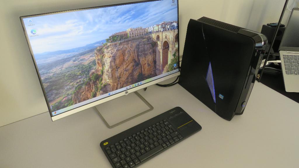 Dell Alienware X51 mini desktop gaming pc., Computers en Software, Desktop Pc's, Zo goed als nieuw, 3 tot 4 Ghz, SSD, 8 GB, Met videokaart