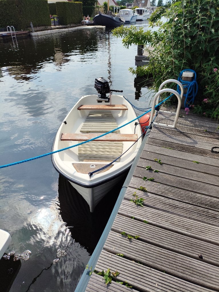 Zeer mooi polyester boot merk damarin, Watersport en Boten, Motorboten en Motorjachten, Gebruikt, Polyester, Benzine, Buitenboordmotor