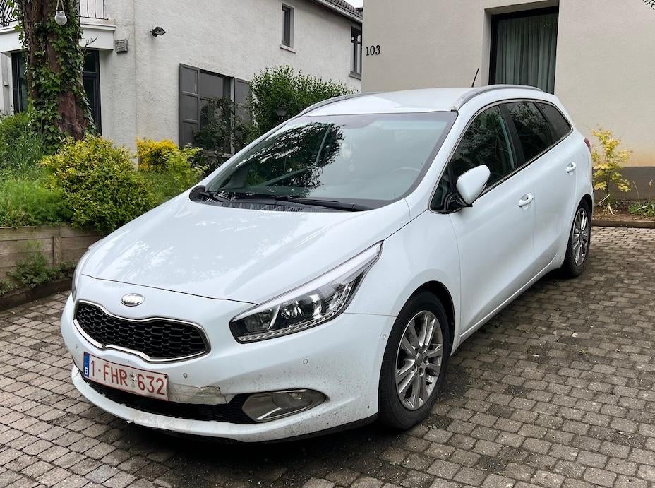 Kia Ceed break avec crochet de rem. et 4 jantes/pneus hiver, Autos, Euro 5, Achat, Boîte manuelle, 117 g/km