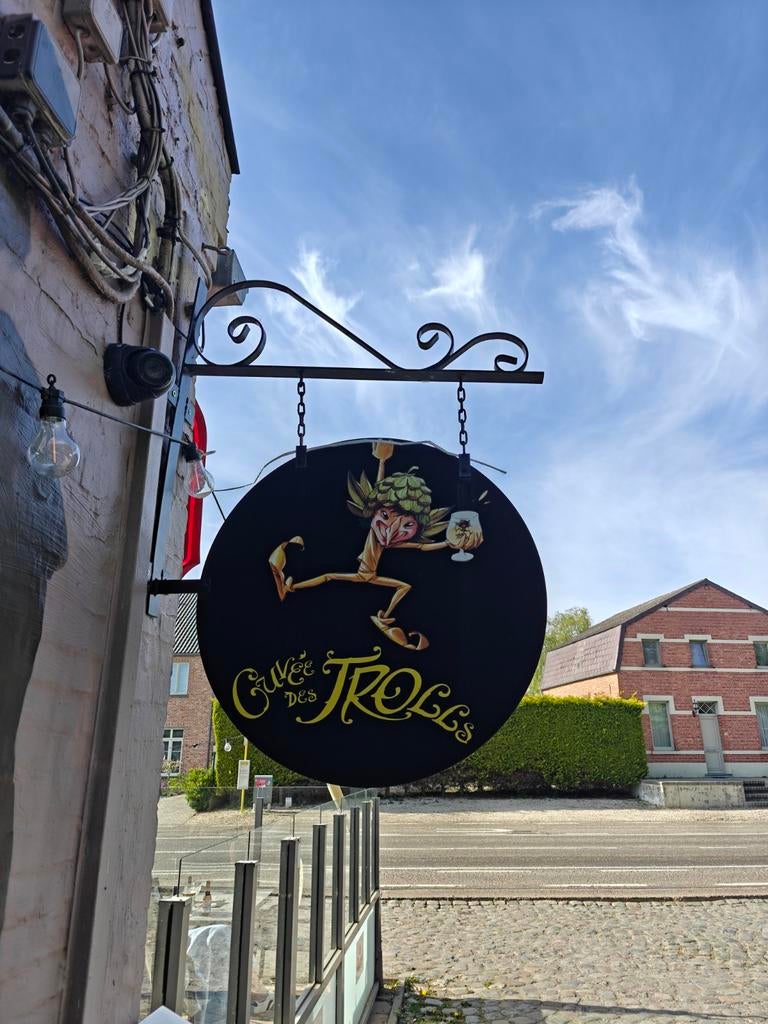 Gevel bord 'Cuvée des Trolls', Ophalen