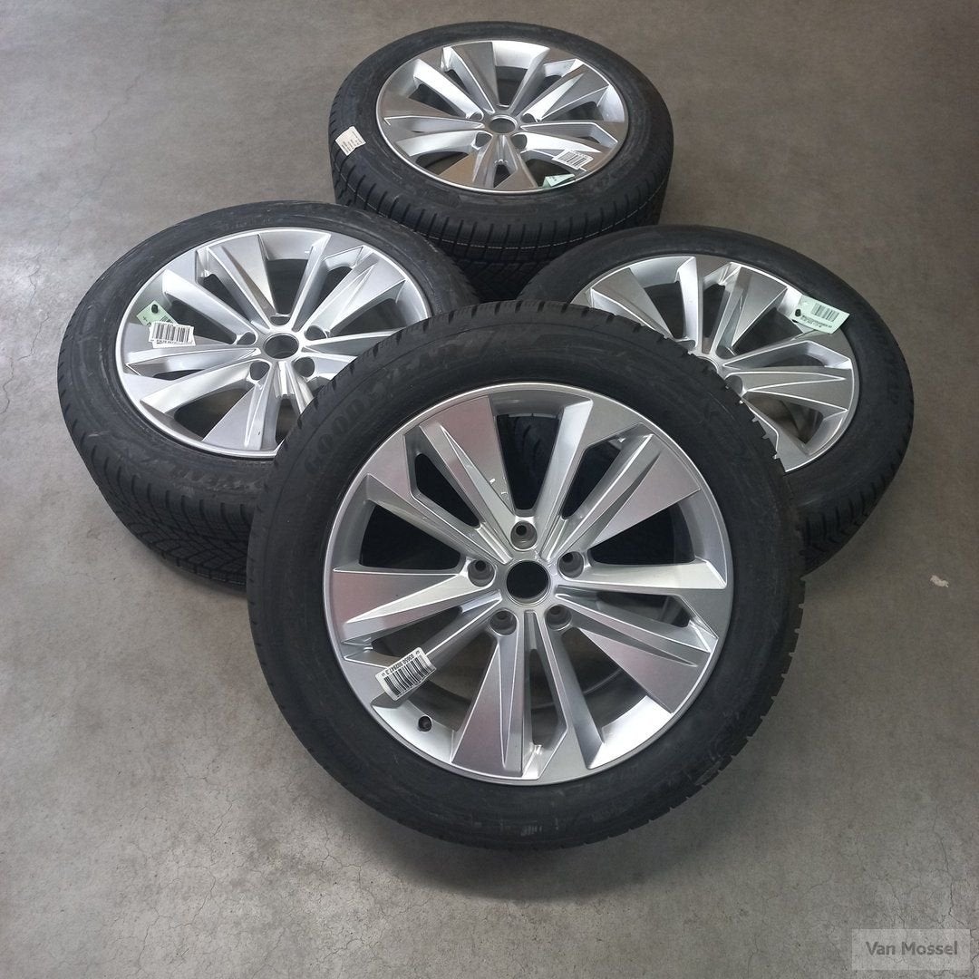 Audi Q6 Goodyear Ultragrip 255/50/R20 109H, Pneus et Jantes, Pneus hiver, 255 mm, Véhicule de tourisme