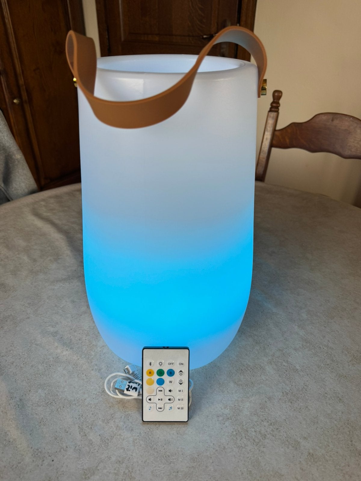 Ledlamp met muziek via Bluetooth, Ophalen, Zo goed als nieuw