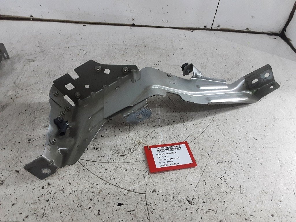 KOPLAMP HOUDER RECHTS Volvo XC40 (XZ) (31457752), Gebruikt, Mevr. I. Hauben, Volvo, Rue de l'Espoir 34 34
4030  GRIVEGNÉE, BE