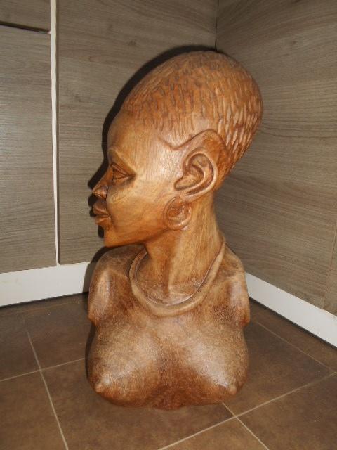 Mooi buste beeld - Afrikaanse vrouw, Antiek en Kunst, Ophalen of Verzenden, Beeld, Hout, Bruin