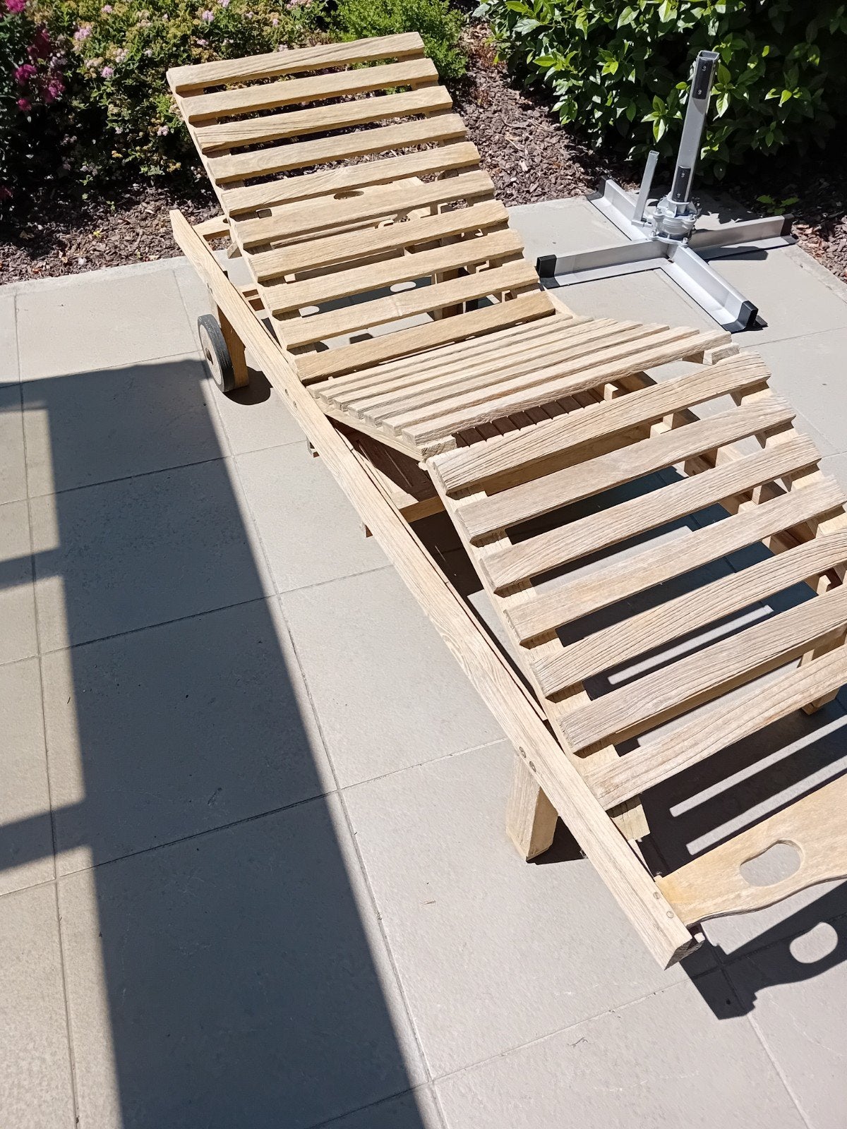 Ligbed teak, Enlèvement