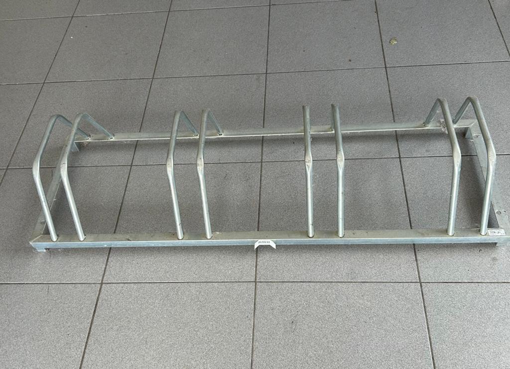 Fietsenrek voor 4 fietsen, Ophalen, Zo goed als nieuw