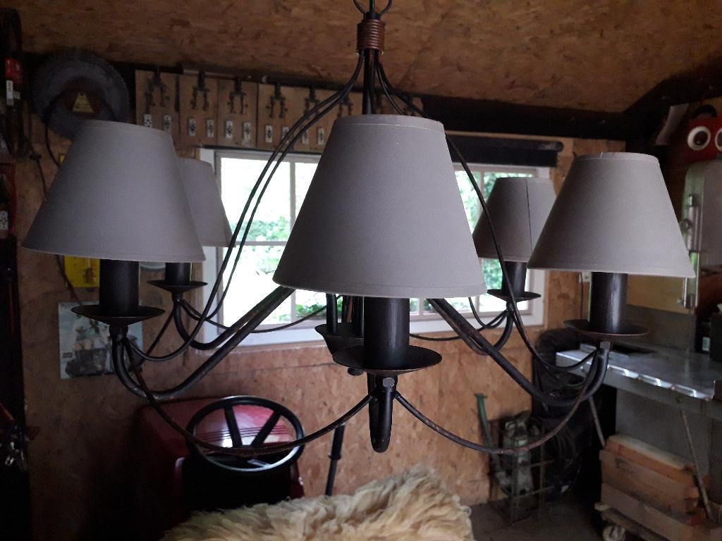 lustre en métal noir avec capuchons, Enlèvement, Comme neuf, Métal, Klassiek