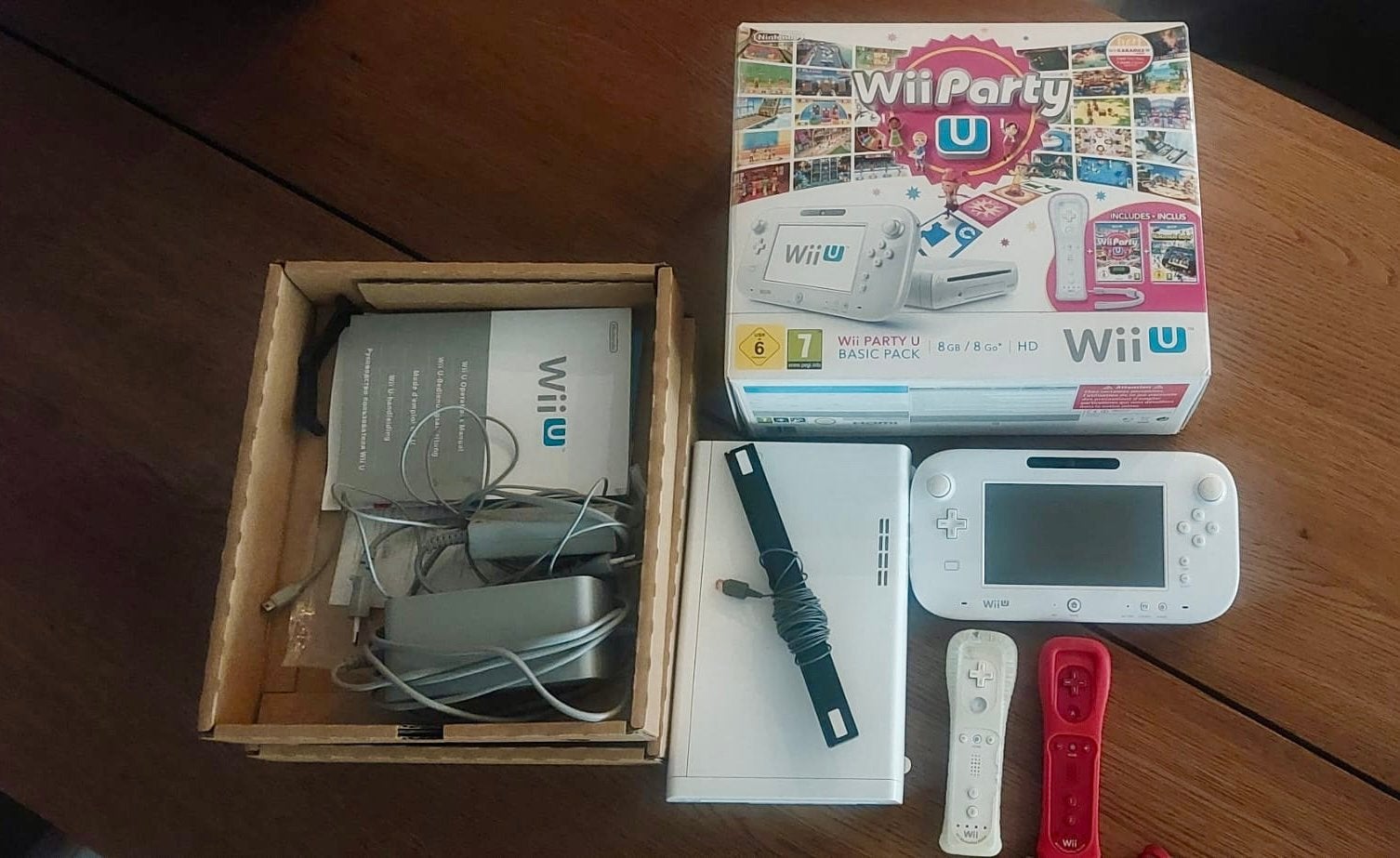 Nintendo Wii U 8GB compl. + originele doos + 30 games & acc, Games en Spelcomputers, Ophalen, Zo goed als nieuw, Wit